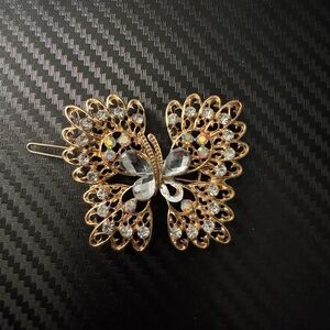 Elegant Gold Butterfly Brooch